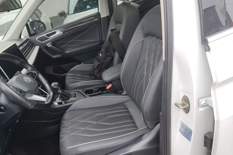 Used Volkswagen Tiguan L 2023 300TSI Automatic Two-Wheel Drive Smart Edition Left Front Seat