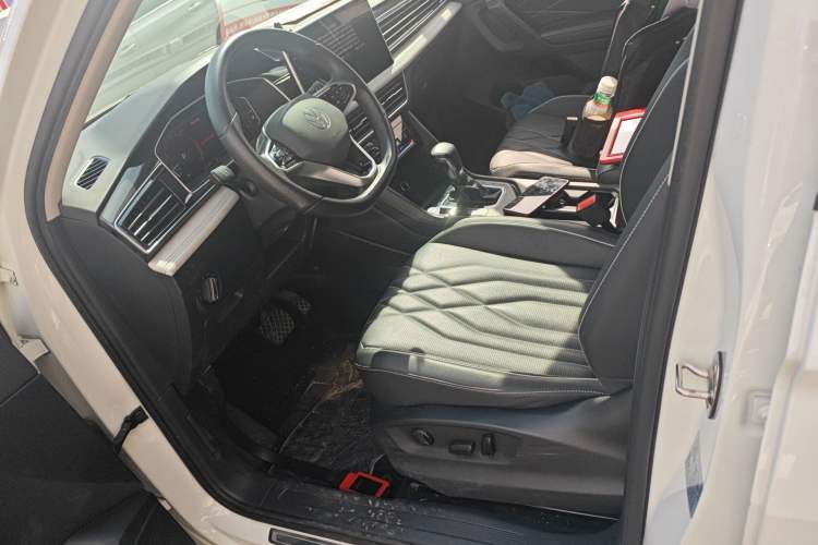 Used Volkswagen Tiguan L 2023 330TSI Automatic Two-Wheel Drive Smart Edition Left Front Seat