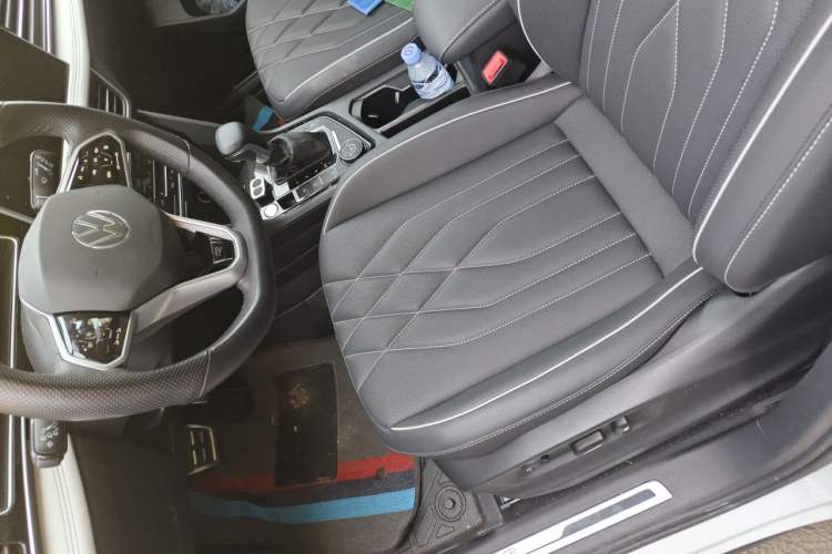 Used Volkswagen Tiguan L 2023 Facelifted 380TSI Automatic All-Wheel Drive R-Line Plus Version 7-Seater Left Front Seat