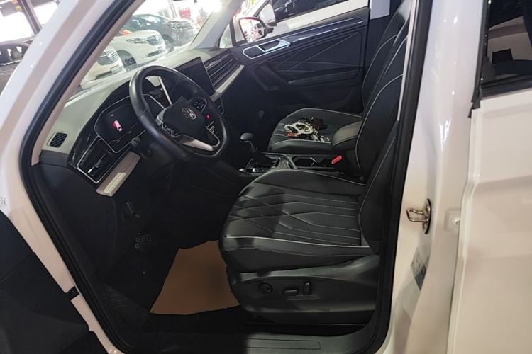 Used Volkswagen Tiguan L 2023 300TSI Automatic Two-Wheel Drive Smart Edition Left Front Seat