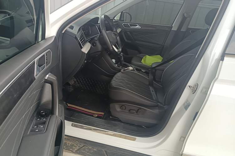 Used Volkswagen Tiguan L 2023 330TSI Automatic Two-Wheel Drive Smart Edition Left Front Seat