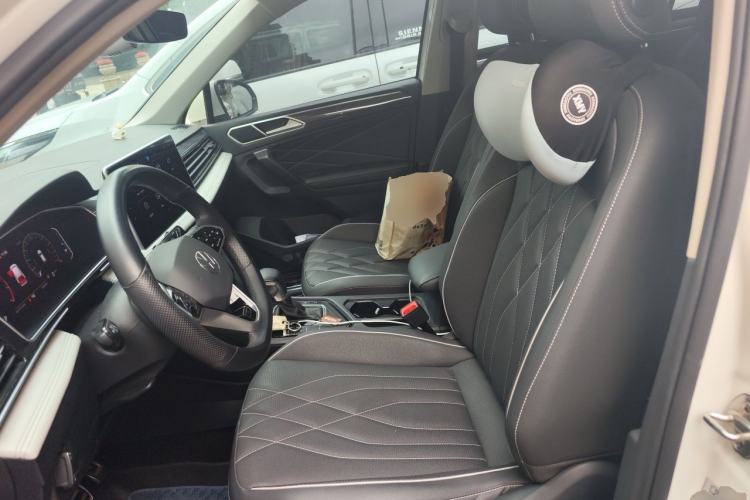 Used Volkswagen Tiguan L 2023 330TSI Automatic Two-Wheel Drive R-Line Enjoyment Edition Left Front Seat