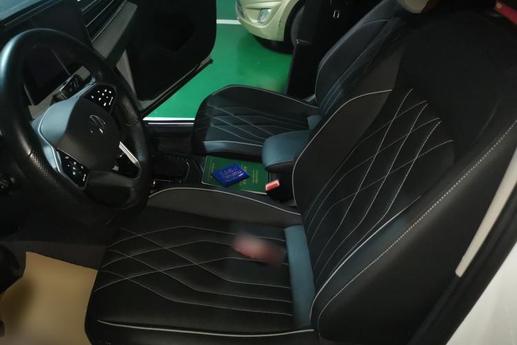 Used Volkswagen Tiguan L 2023 Restyled 330TSI Automatic Two-Wheel Drive R-Line Enhanced Comfort Version Left Front Seat