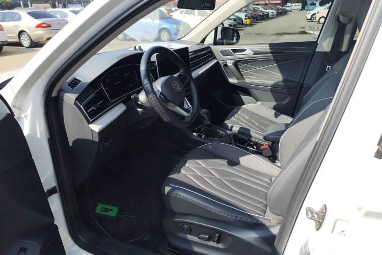 Used Volkswagen Tiguan L 2023 300TSI Automatic Two-Wheel Drive Smart Edition Left Front Seat