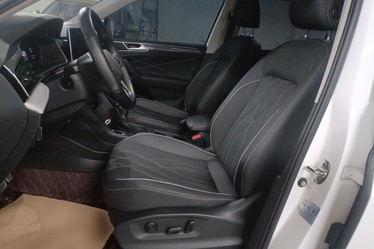 Used Volkswagen Tiguan L 2023 Restyled 330TSI Automatic Two-Wheel Drive R-Line Enhanced Comfort Version Left Front Seat
