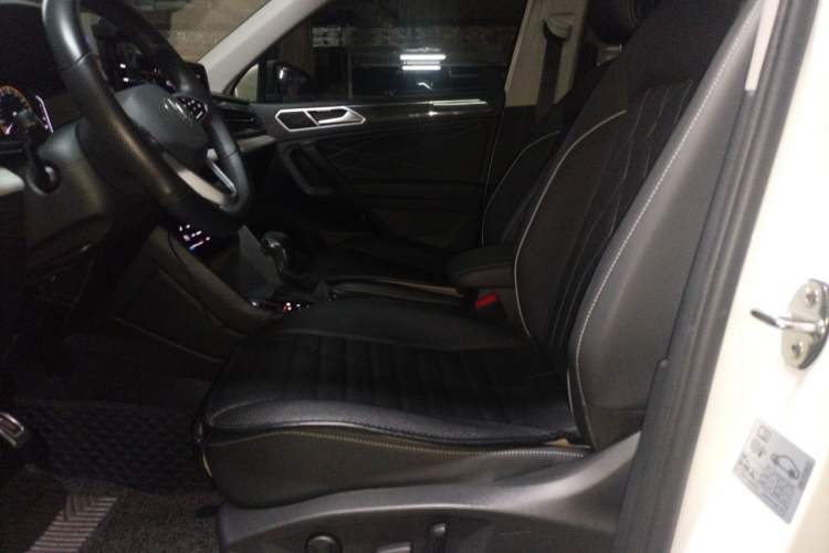 Used Volkswagen Tiguan L 2023 330TSI Automatic Two-Wheel Drive R-Line Enjoyment Edition Left Front Seat