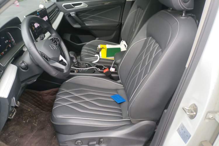 Used Volkswagen Tiguan L 2023 Restyled 330TSI Automatic Two-Wheel Drive R-Line Enhanced Comfort Version Left Front Seat