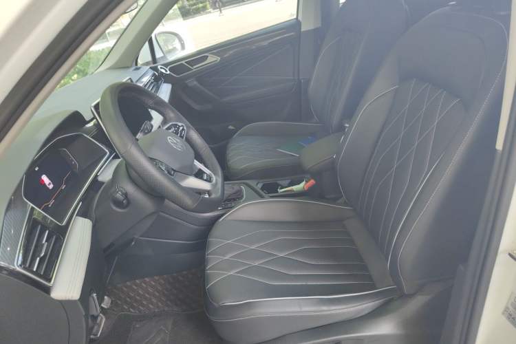Used Volkswagen Tiguan L 2023 Restyled 330TSI Automatic Two-Wheel Drive R-Line Enhanced Comfort Version Left Front Seat