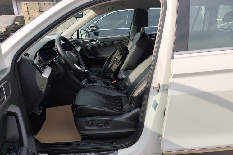 Used Volkswagen Tiguan L 2023 330TSI Automatic Two-Wheel Drive Comfort Edition Left Front Seat