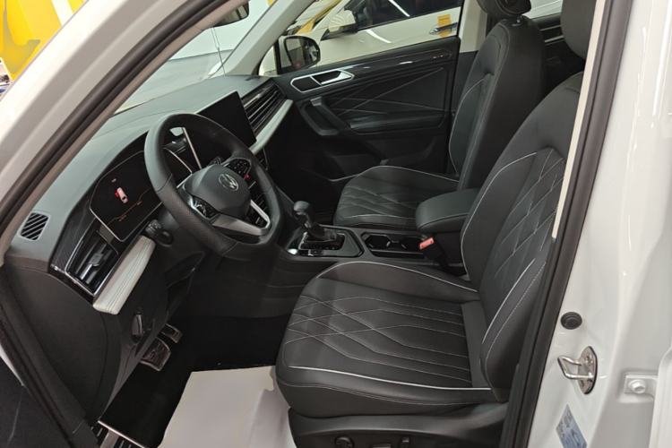 Used Volkswagen Tiguan L 2023 330TSI Automatic Two-Wheel Drive R-Line Enjoyment Edition Left Front Seat