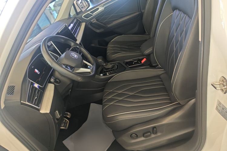 Used Volkswagen Tiguan L 2023 330TSI Automatic Two-Wheel Drive R-Line Enjoyment Edition Left Front Seat