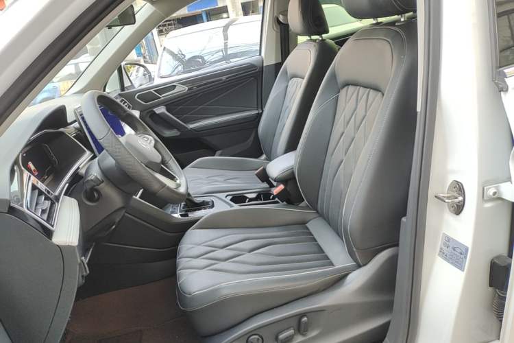 Used Volkswagen Tiguan L 2023 300TSI Automatic Two-Wheel Drive Smart Edition Left Front Seat