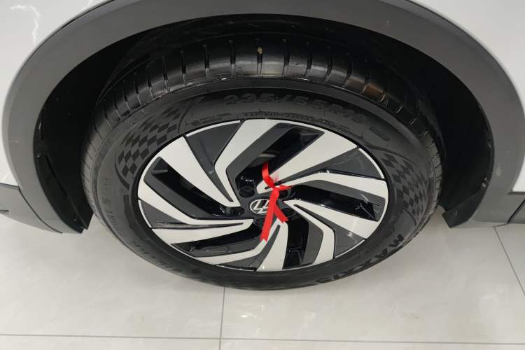 Used Volkswagen Tiguan L 2023 330TSI Automatic Two-Wheel Drive Smart Edition Left Front Wheel Hub