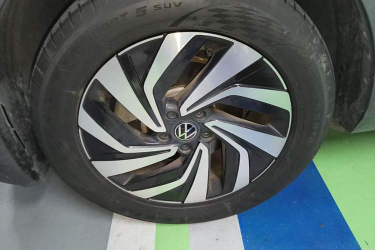 Used Volkswagen Tiguan L 2023 330TSI Automatic Two-Wheel Drive Comfort Edition Left Front Wheel Hub