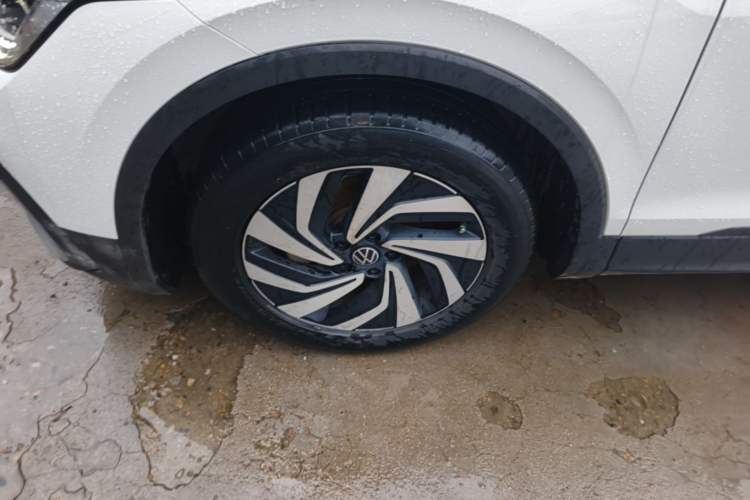 Used Volkswagen Tiguan L 2023 330TSI Automatic Two-Wheel Drive Comfort Edition Left Front Wheel Hub