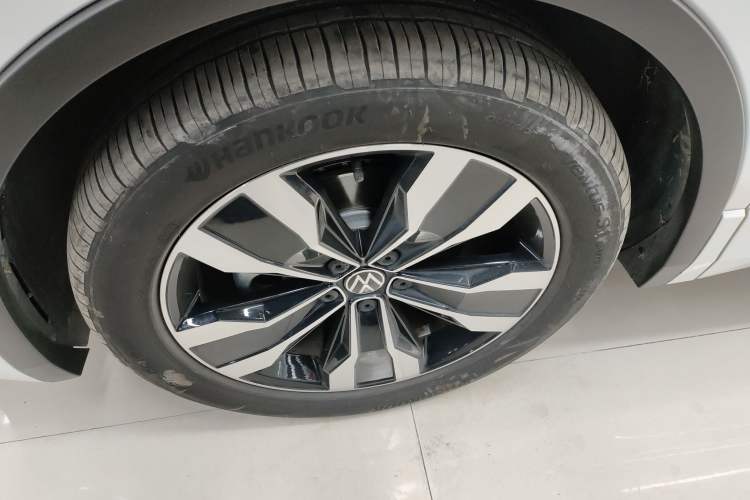 Used Volkswagen Tiguan L 2023 330TSI Automatic Two-Wheel Drive R-Line Enjoyment Edition Left Front Wheel Hub