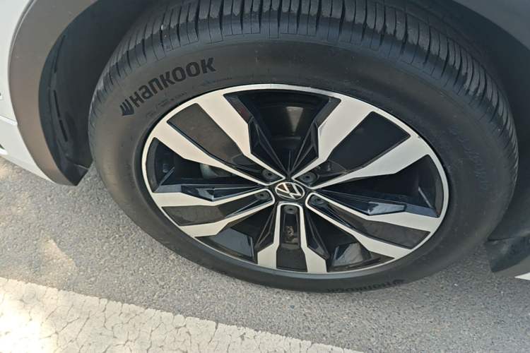 Used Volkswagen Tiguan L 2023 Restyled 330TSI Automatic Two-Wheel Drive R-Line Flagship Edition Left Front Wheel Hub