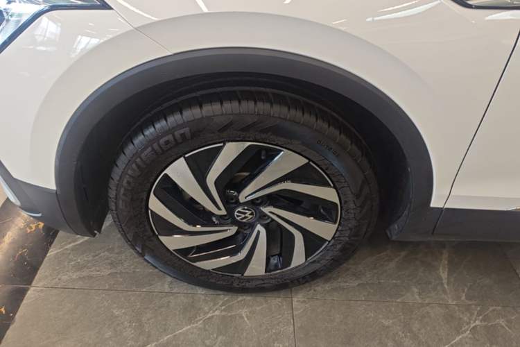 Used Volkswagen Tiguan L 2023 330TSI Automatic Two-Wheel Drive Smart Edition Left Front Wheel Hub