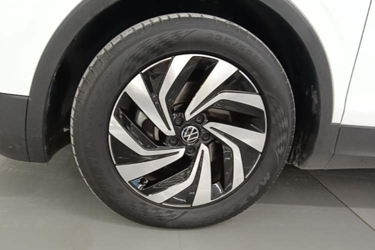 Used Volkswagen Tiguan L 2023 Revised Version 330TSI Automatic Two-Wheel Drive Smart Enjoyment Edition Left Front Wheel Hub