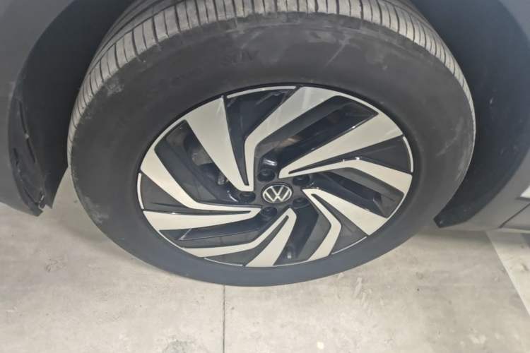 Used Volkswagen Tiguan L 2023 300TSI Automatic Two-Wheel Drive Smart Edition Left Front Wheel Hub