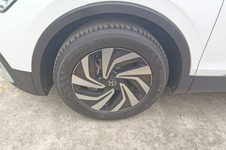 Used Volkswagen Tiguan L 2023 300TSI Automatic Two-Wheel Drive Smart Edition Left Front Wheel Hub