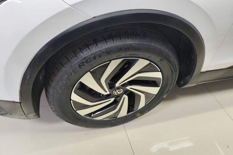 Used Volkswagen Tiguan L 2023 330TSI Automatic Two-Wheel Drive Comfort Edition Left Front Wheel Hub