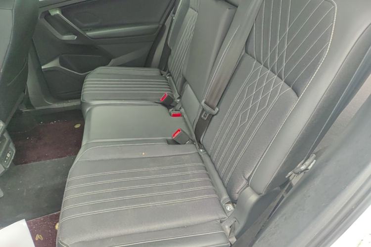 Used Volkswagen Tiguan L 2023 330TSI Automatic Two-Wheel Drive Comfort Edition Left Rear Seat