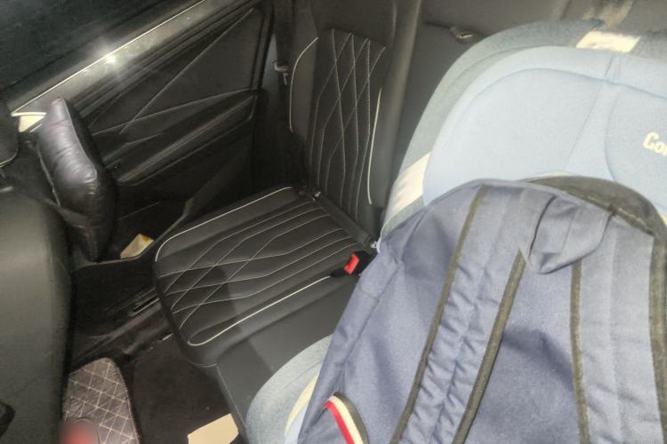 Used Volkswagen Tiguan L 2023 330TSI Automatic Two-Wheel Drive R-Line Enjoyment Edition Left Rear Seat