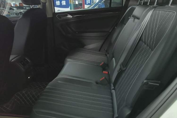 Used Volkswagen Tiguan L 2023 330TSI Automatic Two-Wheel Drive Comfort Edition Left Rear Seat