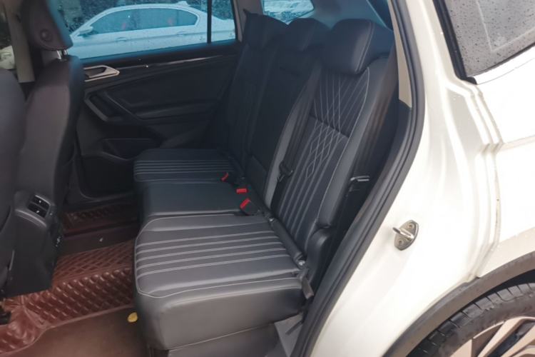 Used Volkswagen Tiguan L 2023 330TSI Automatic Two-Wheel Drive Comfort Edition Left Rear Seat