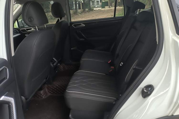 Used Volkswagen Tiguan L 2023 330TSI Automatic Two-Wheel Drive Smart Edition Left Rear Seat
