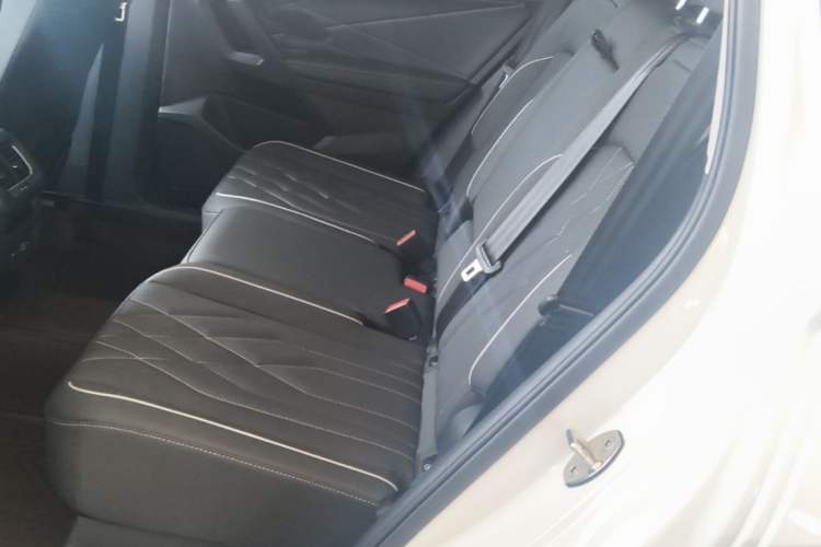 Used Volkswagen Tiguan L 2023 330TSI Automatic Two-Wheel Drive Smart Edition Left Rear Seat