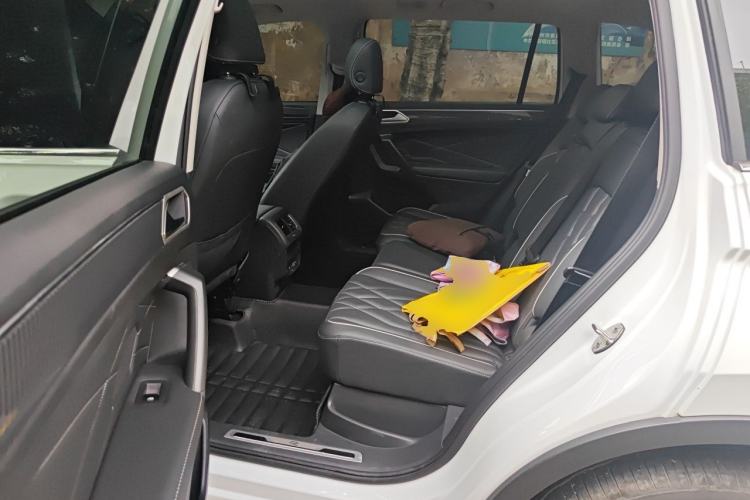 Used Volkswagen Tiguan L 2023 Restyled 330TSI Automatic Two-Wheel Drive R-Line Enhanced Comfort Version Left Rear Seat