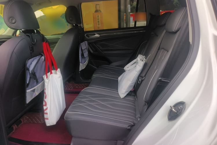 Used Volkswagen Tiguan L 2023 Restyled 330TSI Automatic Two-Wheel Drive R-Line Enhanced Comfort Version Left Rear Seat