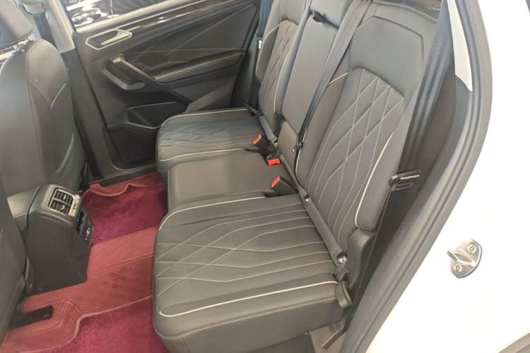Used Volkswagen Tiguan L 2023 330TSI Automatic Two-Wheel Drive Smart Edition Left Rear Seat