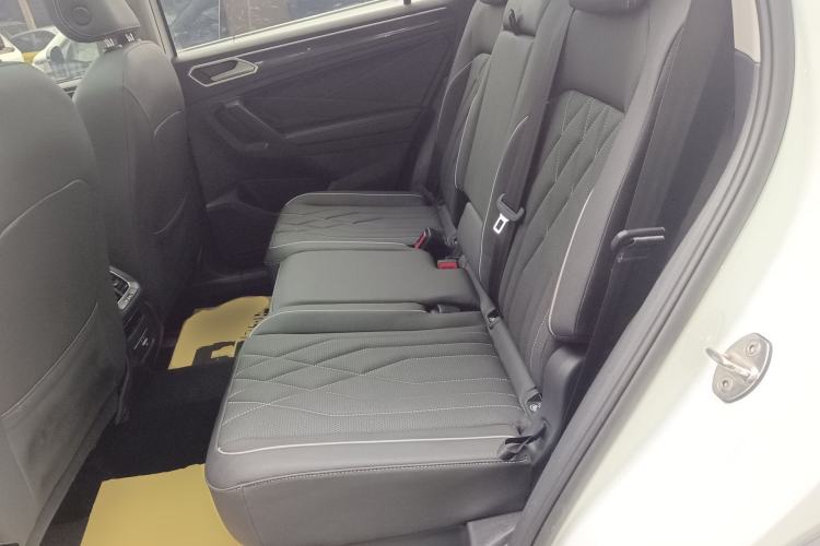 Used Volkswagen Tiguan L 2023 330TSI Automatic Two-Wheel Drive Smart Edition Left Rear Seat