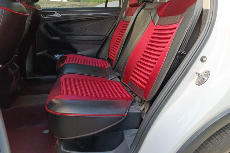 Used Volkswagen Tiguan L 2023 Restyled 330TSI Automatic Two-Wheel Drive R-Line Enhanced Comfort Version Left Rear Seat