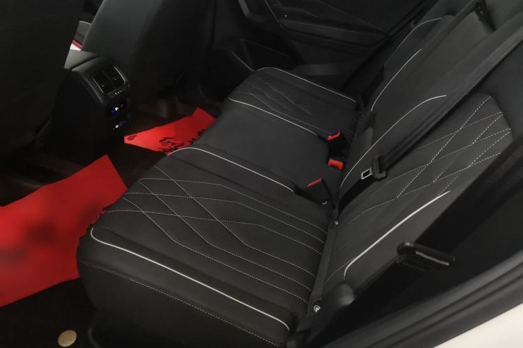 Used Volkswagen Tiguan L 2023 330TSI Automatic Two-Wheel Drive R-Line Enjoyment Edition Left Rear Seat