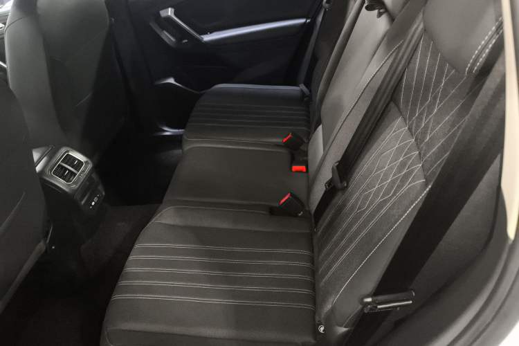 Used Volkswagen Tiguan L 2023 330TSI Automatic Two-Wheel Drive Comfort Edition Left Rear Seat