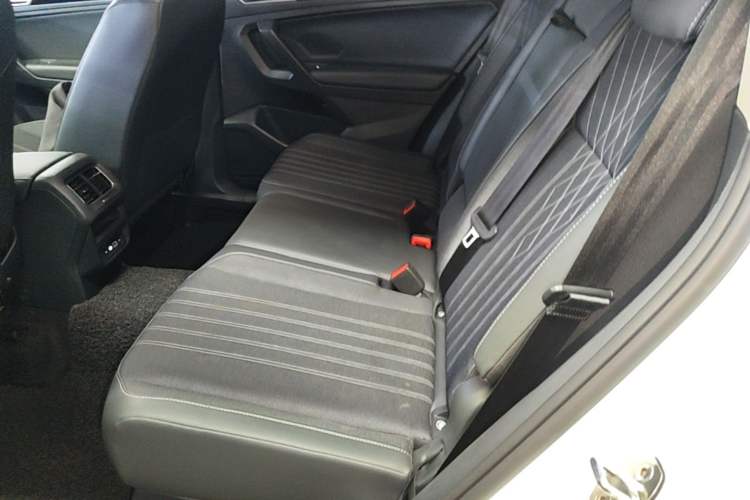 Used Volkswagen Tiguan L 2023 330TSI Automatic Two-Wheel Drive Comfort Edition Left Rear Seat