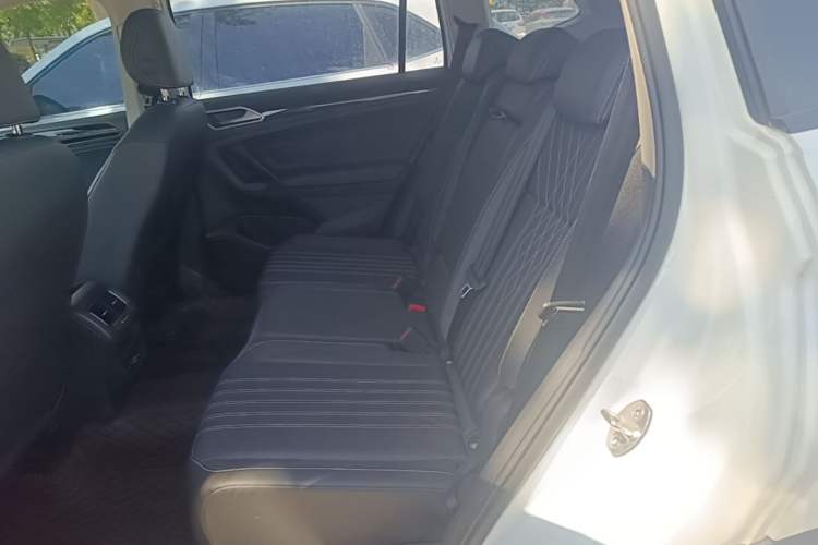 Used Volkswagen Tiguan L 2023 330TSI Automatic Two-Wheel Drive Comfort Edition Left Rear Seat