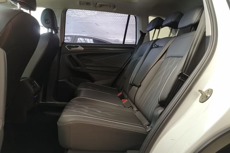 Used Volkswagen Tiguan L 2023 300TSI Automatic Two-Wheel Drive Smart Edition Left Rear Seat