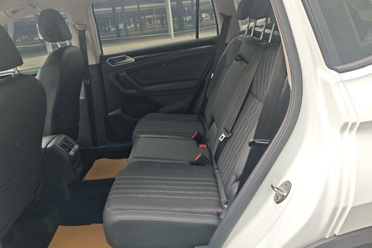 Used Volkswagen Tiguan L 2023 330TSI Automatic Two-Wheel Drive Comfort Edition Left Rear Seat