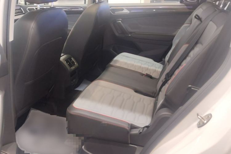 Used Volkswagen Tiguan L 2023 Facelift 380TSI Automatic All-Wheel Drive R-Line Flagship 7-Seater Left Rear Seat