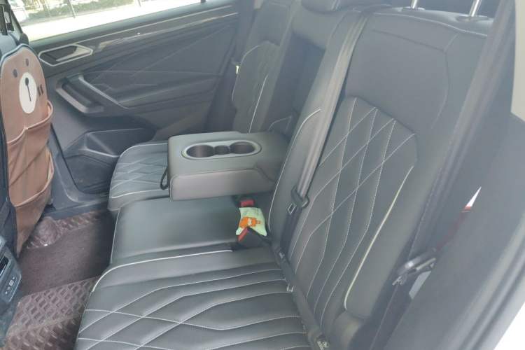 Used Volkswagen Tiguan L 2023 Restyled 330TSI Automatic Two-Wheel Drive R-Line Enhanced Comfort Version Left Rear Seat