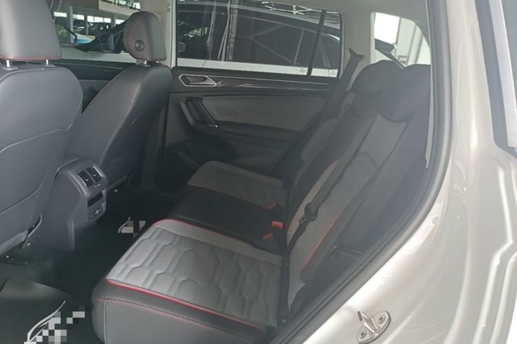 Used Volkswagen Tiguan L 2023 Restyled 330TSI Automatic Two-Wheel Drive R-Line Flagship Edition Left Rear Seat