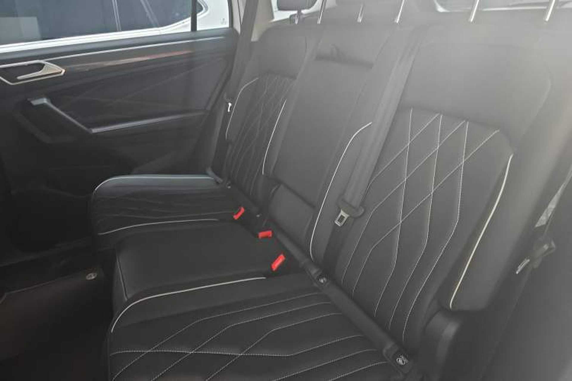 Used Volkswagen Tiguan L 2023 330TSI Automatic Two-Wheel Drive R-Line Enjoyment Edition Left Rear Seat
