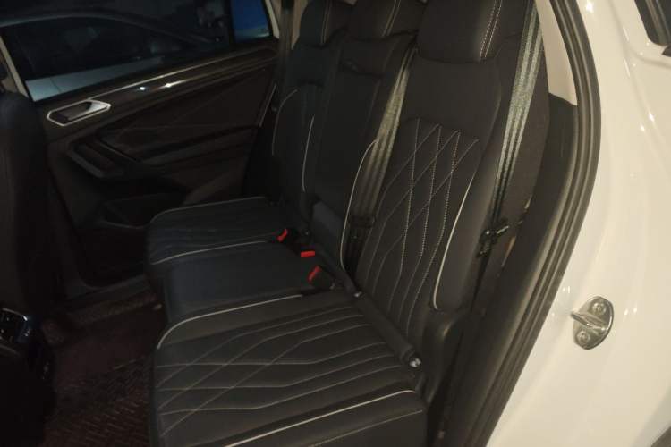 Used Volkswagen Tiguan L 2023 330TSI Automatic Two-Wheel Drive Smart Edition Left Rear Seat