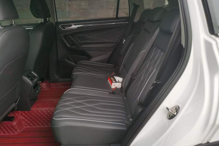 Used Volkswagen Tiguan L 2023 300TSI Automatic Two-Wheel Drive Smart Edition Left Rear Seat