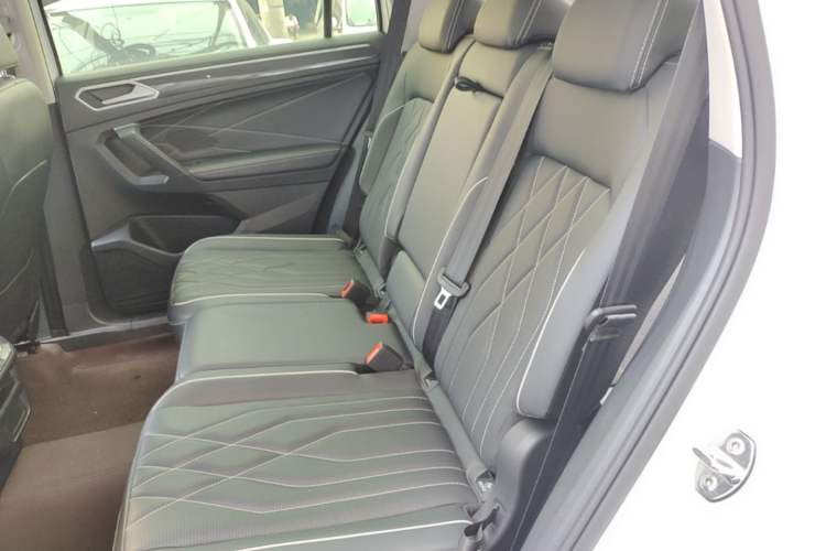 Used Volkswagen Tiguan L 2023 300TSI Automatic Two-Wheel Drive Smart Edition Left Rear Seat